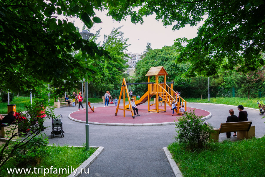 детские площадки в Тбилиси 